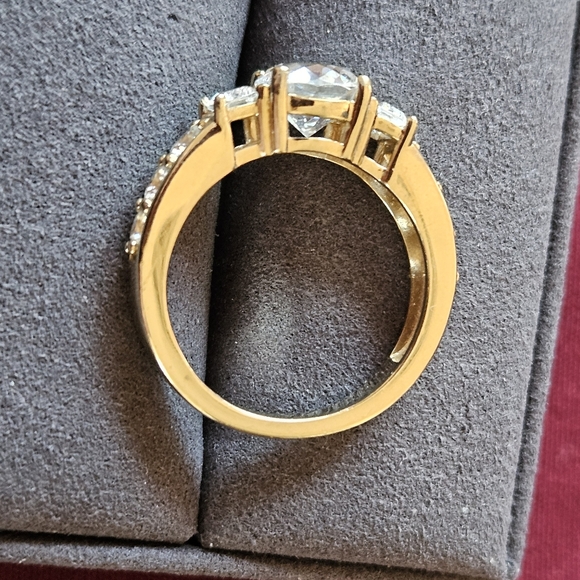 Elegant Gold Over Sterling 925 Women's Ring - Picture 6 of 9